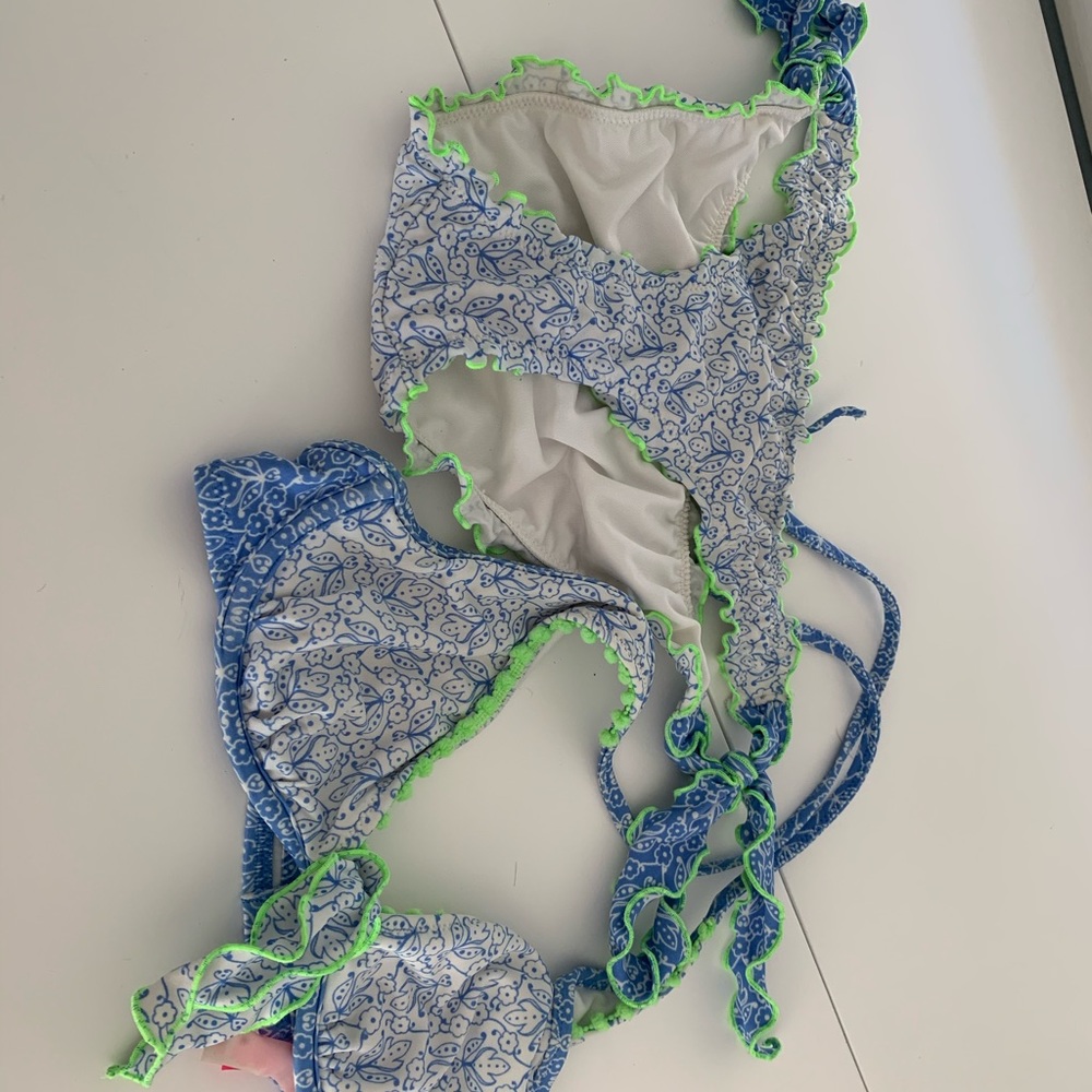 Cute VS Bikini